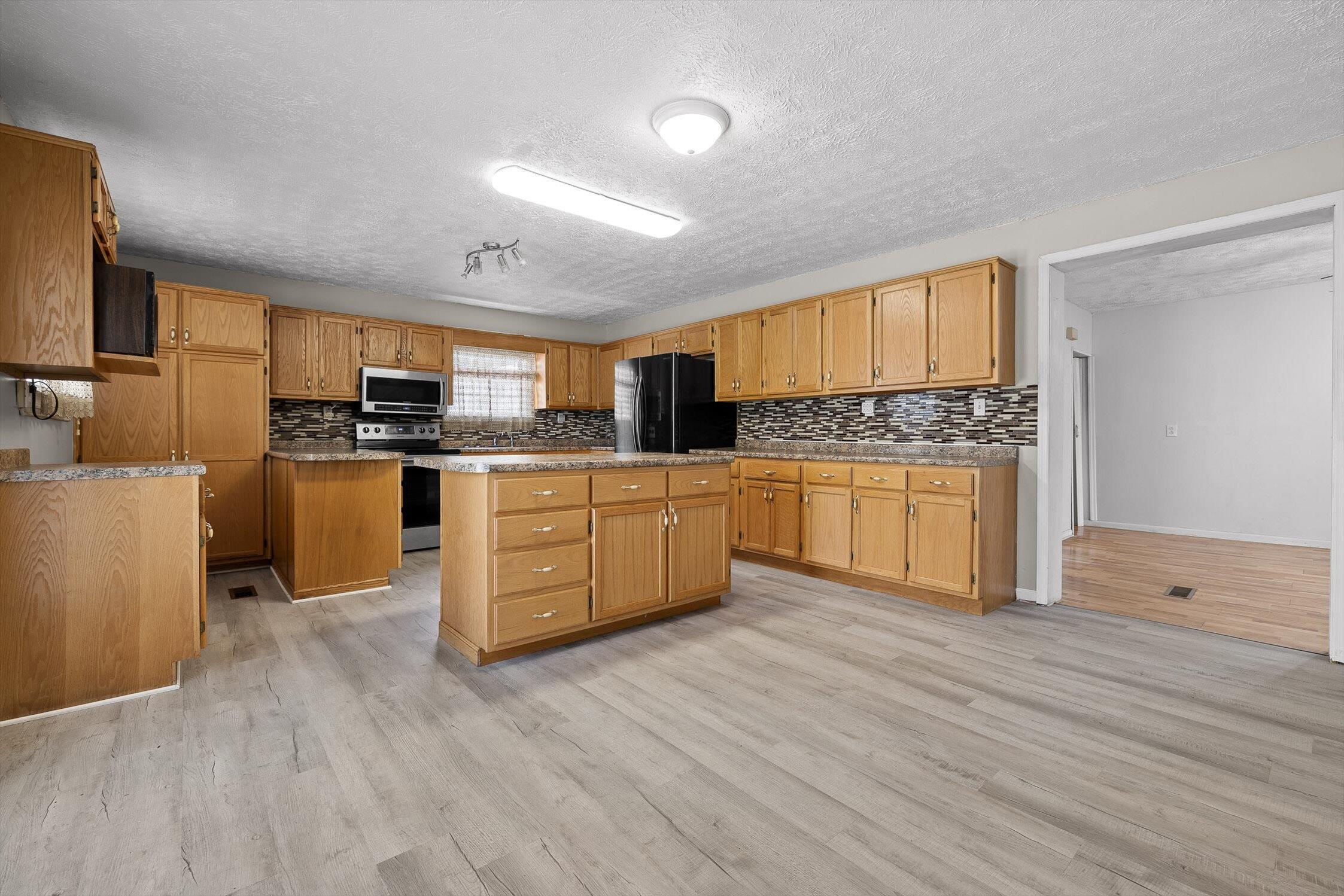1445 N Main Street, Whitwell, Tennessee image 3
