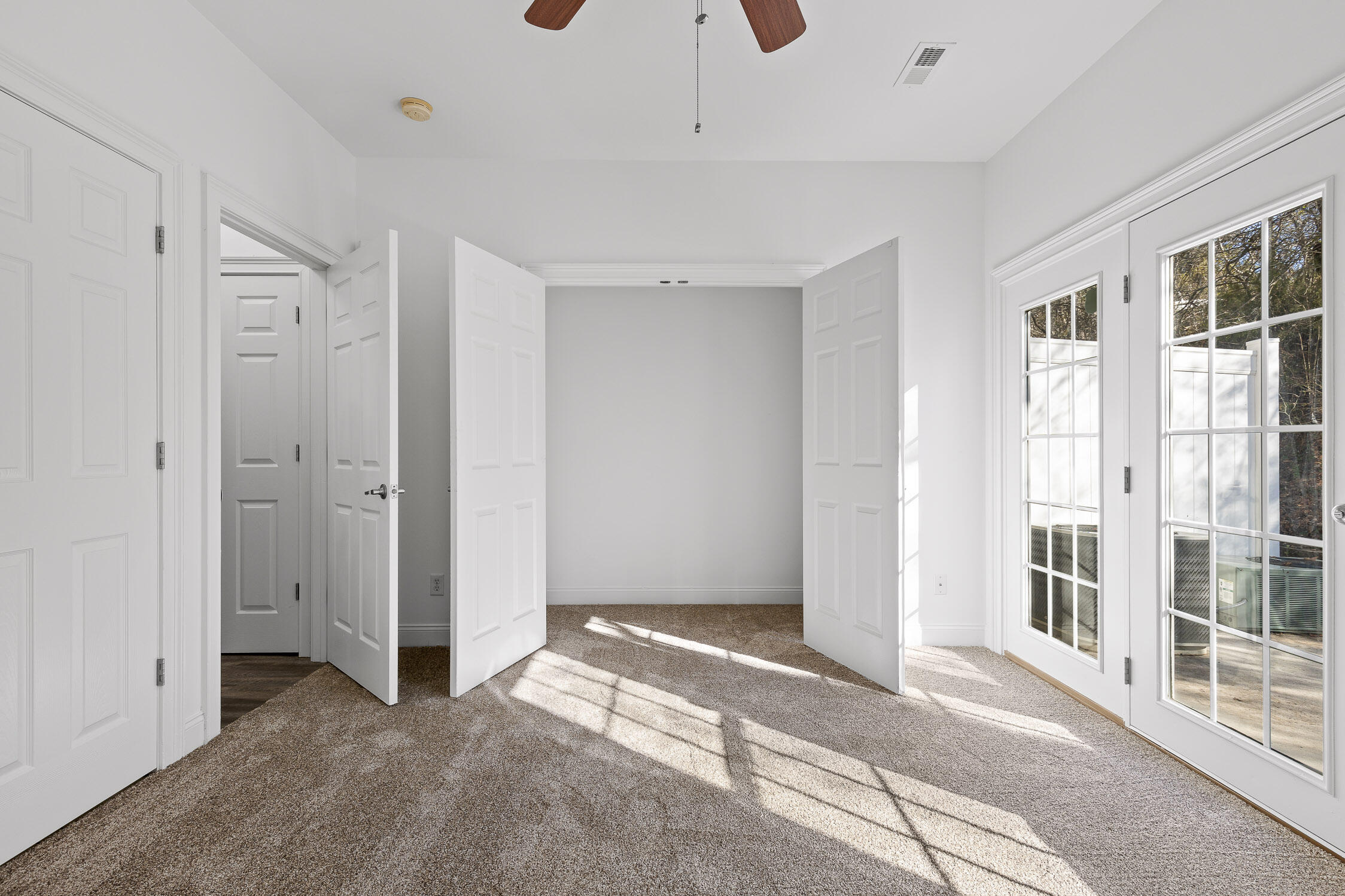 Chattanooga, Tennessee 37416, United States, 3 Bedrooms Bedrooms, ,2 BathroomsBathrooms,Residential,Active,18413