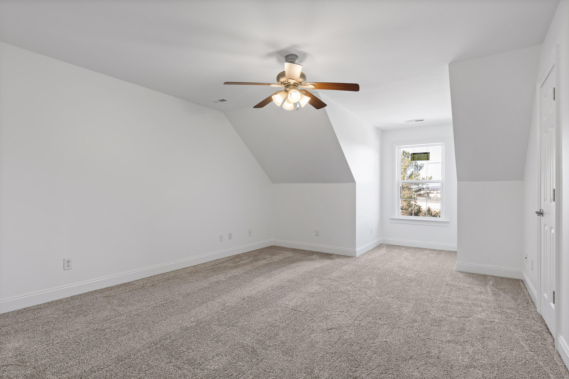 Chattanooga, Tennessee 37416, United States, 3 Bedrooms Bedrooms, ,2 BathroomsBathrooms,Residential,Active,18413