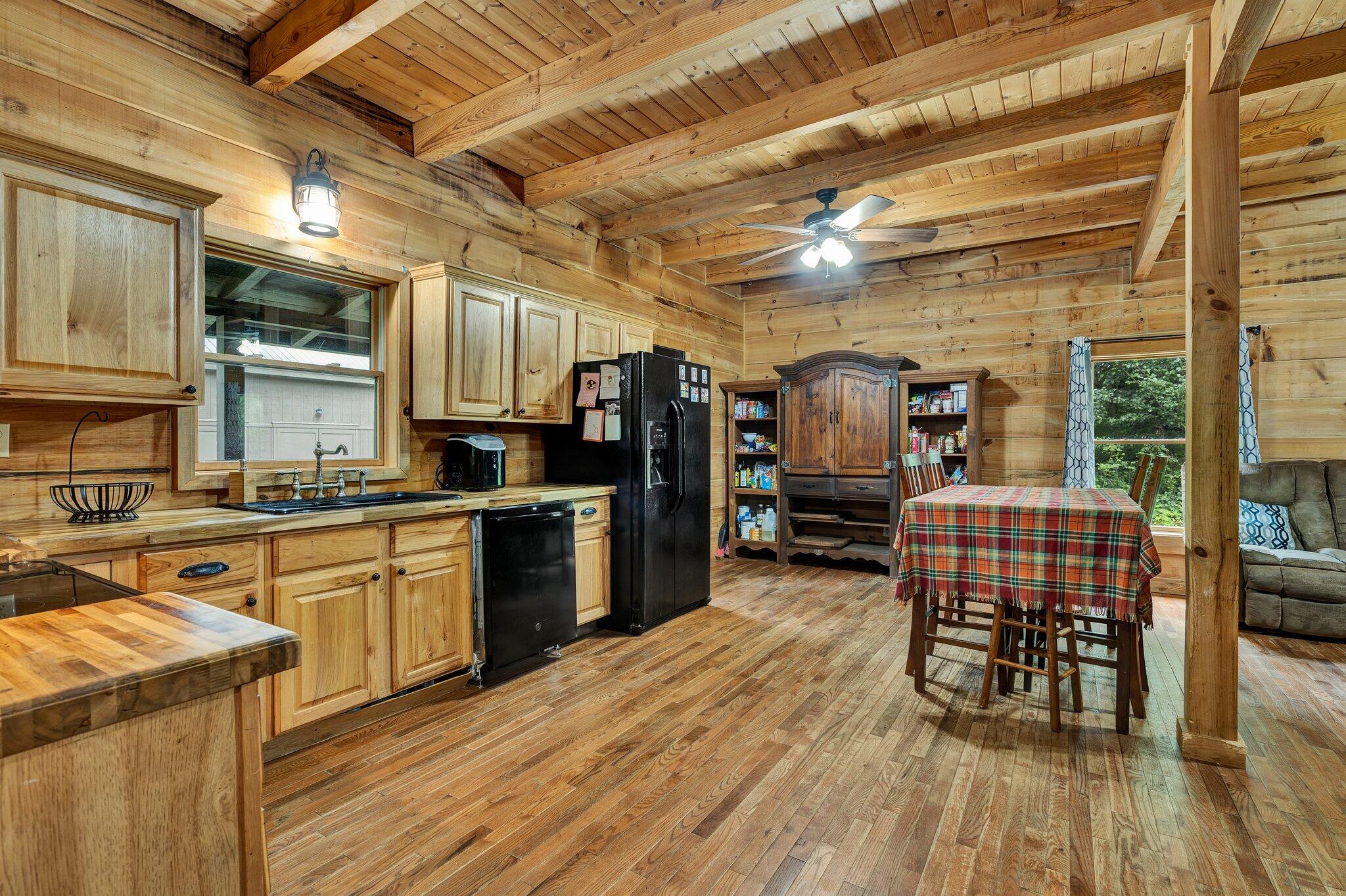 208 Charles Eaves Lane, Benton, Tennessee image 4