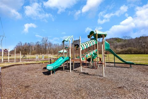 Tiny photo for 900 Mountain Creek Road, Chattanooga, TN 37405 (MLS # 1524576)