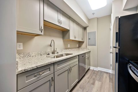 Tiny photo for 900 Mountain Creek Road, Chattanooga, TN 37405 (MLS # 1524576)