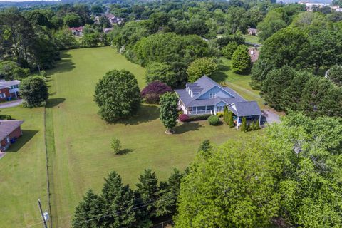 Photo of 2036 Hickory Valley Road, Chattanooga, TN 37421 (MLS # 1512570)