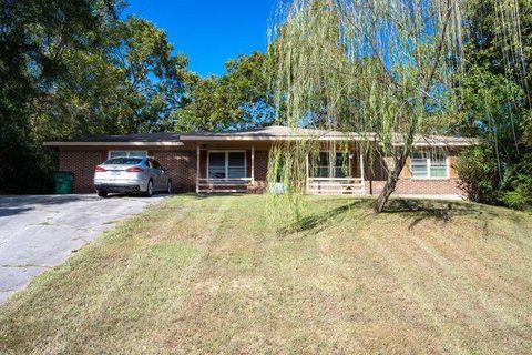 Photo of 5041/5043 Shoals Lane, Chattanooga, TN 37416 (MLS # 1525288)