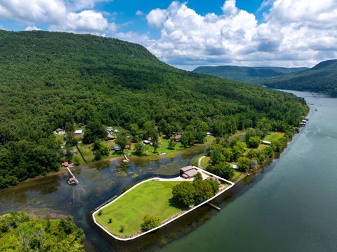 Homes For Sale - 10350 Mullins Cove Road<br/> Whitwell, TN 37397