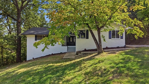 Photo of 410 Paragon Drive, Chattanooga, TN 37415 (MLS # 1542521)