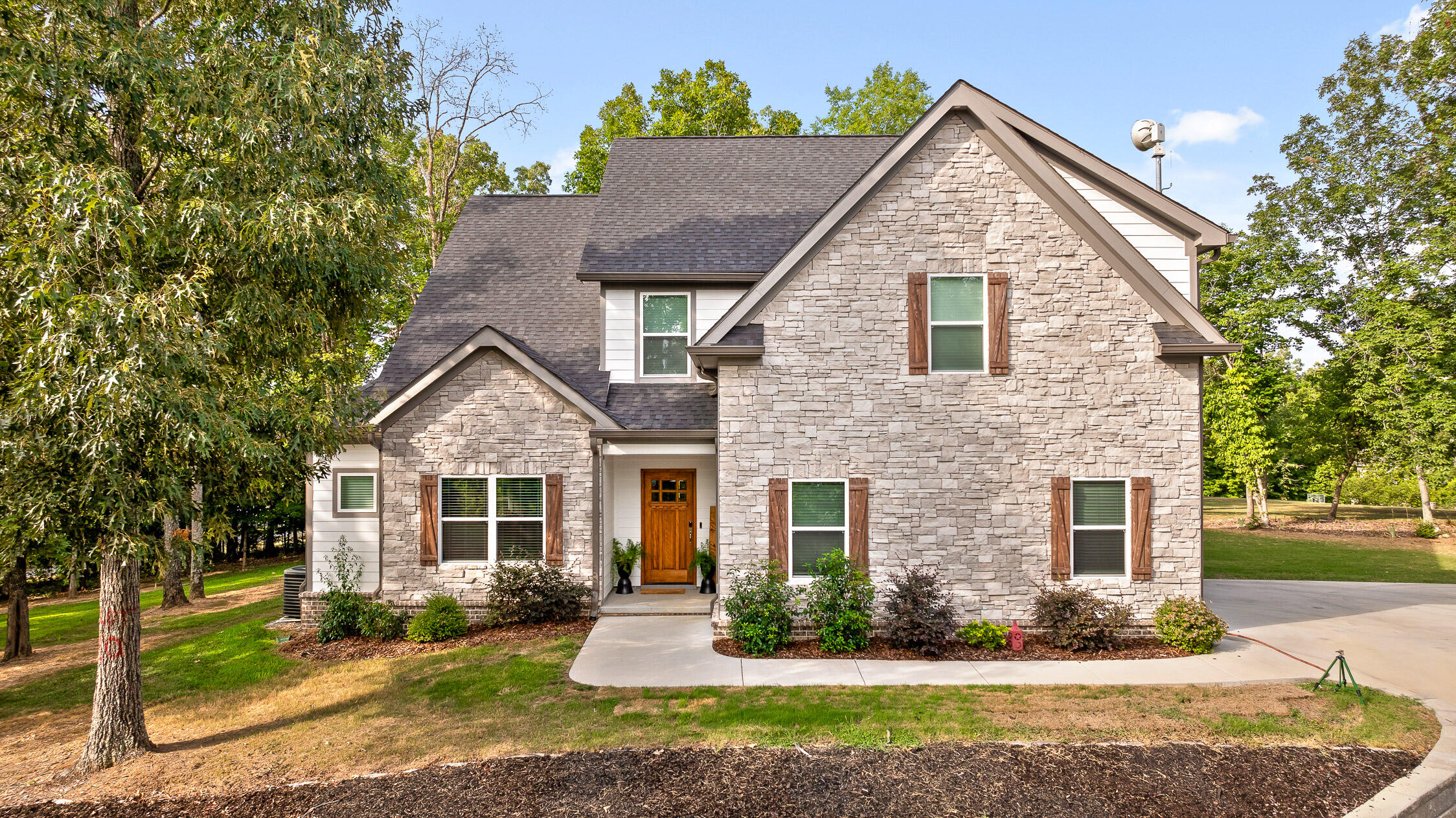2060 Black Bear Pass, Harrison, Tennessee image 1