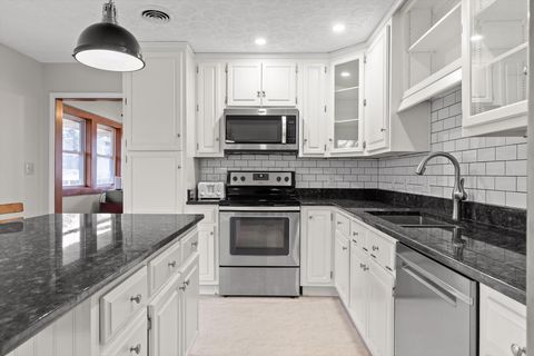 Tiny photo for 28 Lynn Road, Signal Mountain, TN 37377 (MLS # 1525835)