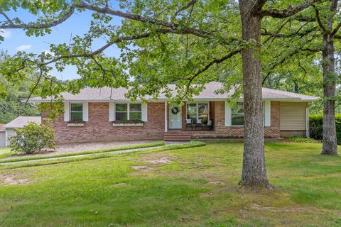 Tiny photo for 28 Lynn Road, Signal Mountain, TN 37377 (MLS # 1525835)