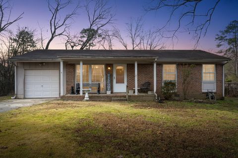 Photo of 2214 Glengerrie Drive, Soddy Daisy, TN 37379 (MLS # 1524562)