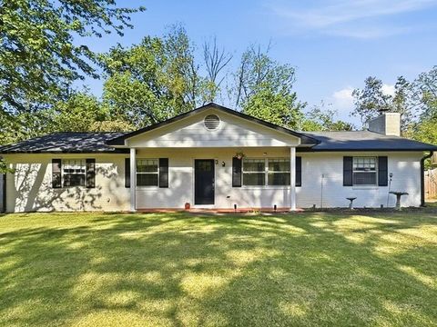 Photo of 1773 Pine Needles Trail, Chattanooga, TN 37421 (MLS # 1532427)