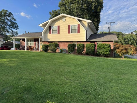 Homes For Sale - 20 Brownwood Circle<br/> Ringgold, GA 30736
