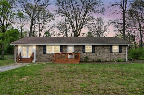 Photo of 29 Edgewood Circle, Fort Oglethorpe, GA 30742 (MLS # 1531539)