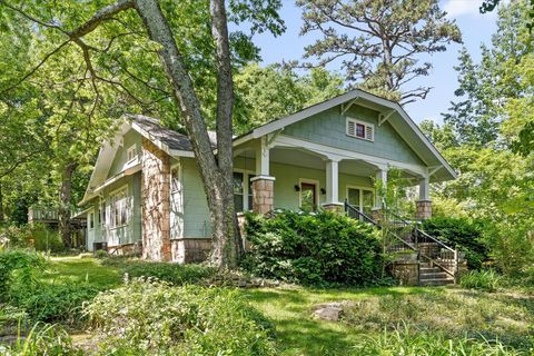 Photo of 813 Fairmount Avenue, Signal Mountain, TN 37377 (MLS # 1536975)
