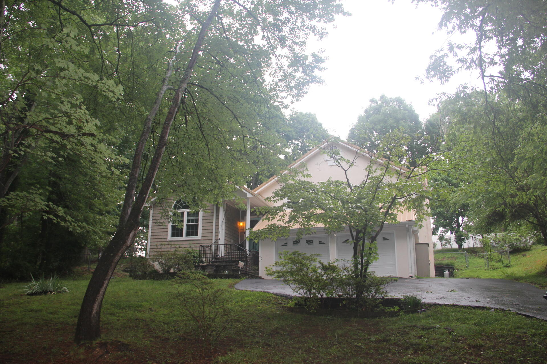 2406 Pineway Trail