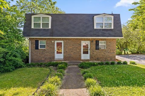 Photo of 918 S Crest Road, Chattanooga, TN 37404 (MLS # 1533108)