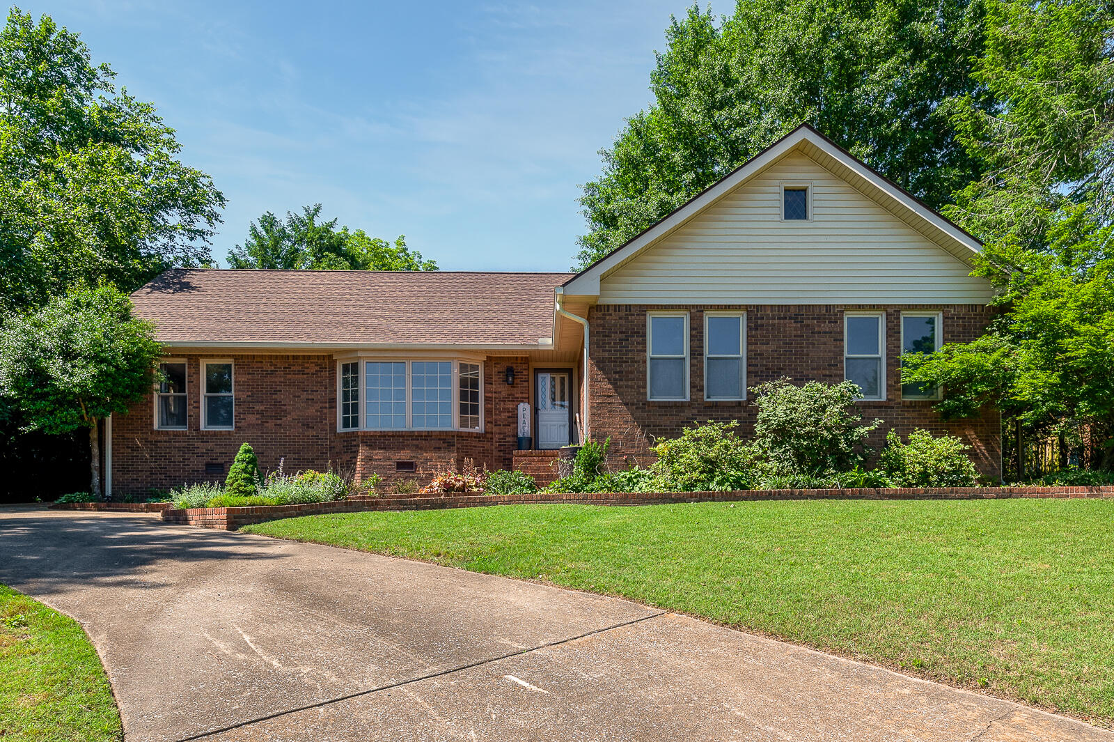 204 Brookwood Drive, Chattanooga, Tennessee image 1