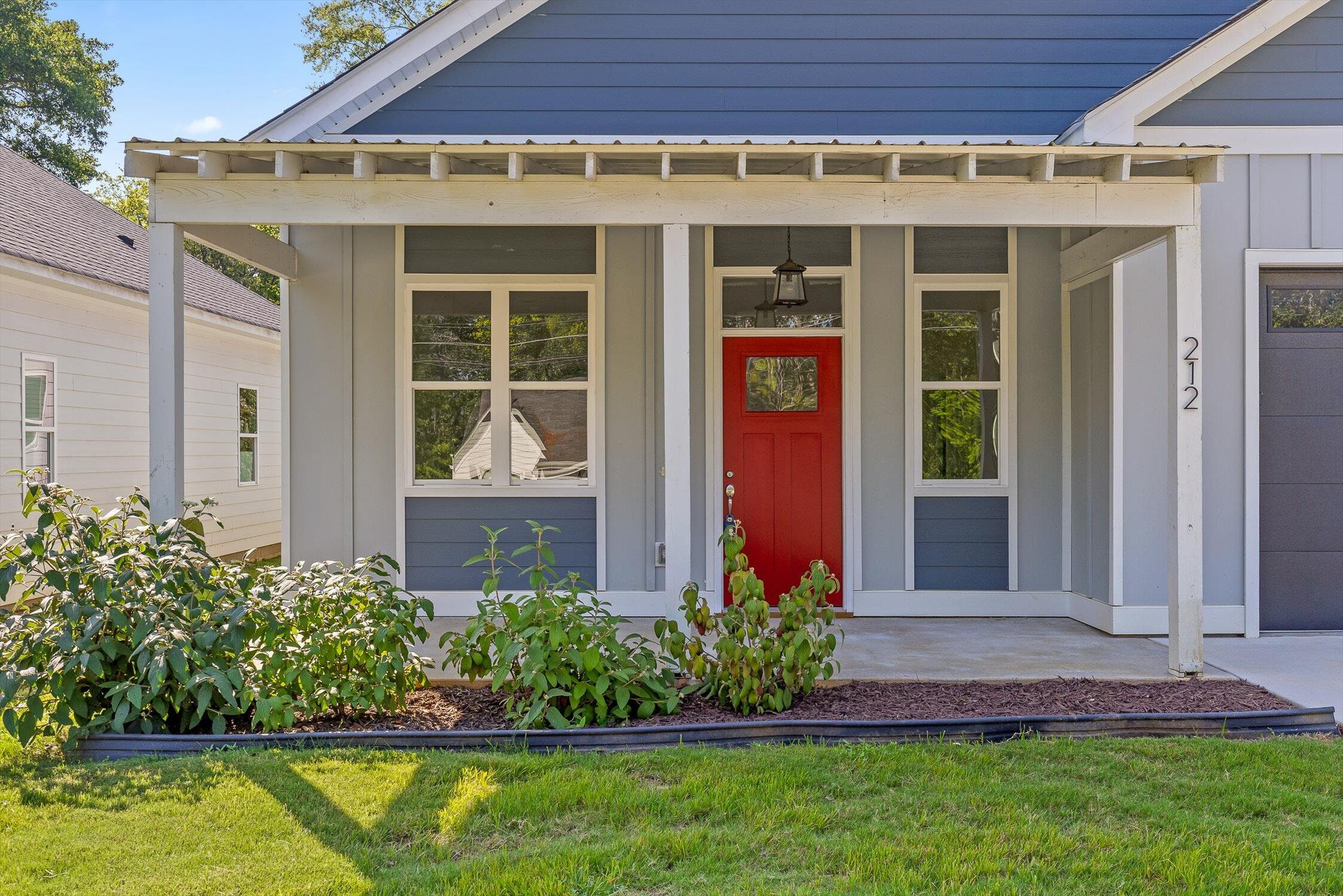 Chattanooga, Tennessee 37411, United States, 3 Bedrooms Bedrooms, ,2 BathroomsBathrooms,Residential,Active,170068