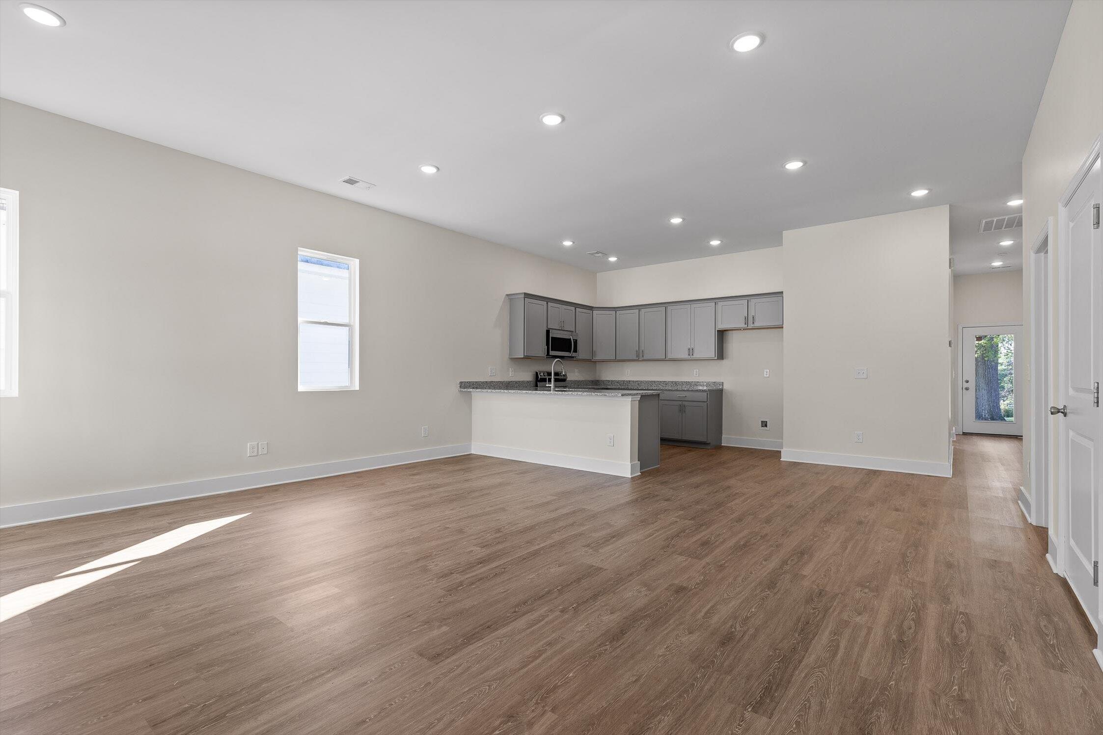 Chattanooga, Tennessee 37411, United States, 3 Bedrooms Bedrooms, ,2 BathroomsBathrooms,Residential,Active,170068