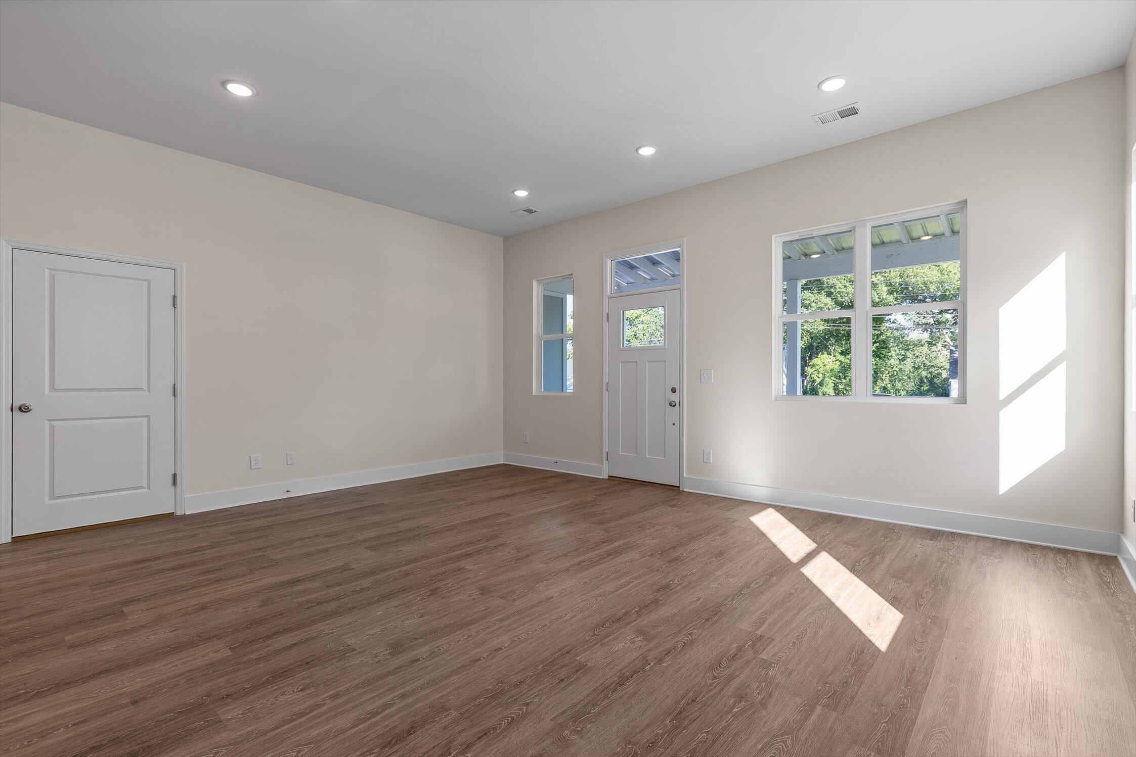 Chattanooga, Tennessee 37411, United States, 3 Bedrooms Bedrooms, ,2 BathroomsBathrooms,Residential,Active,170068