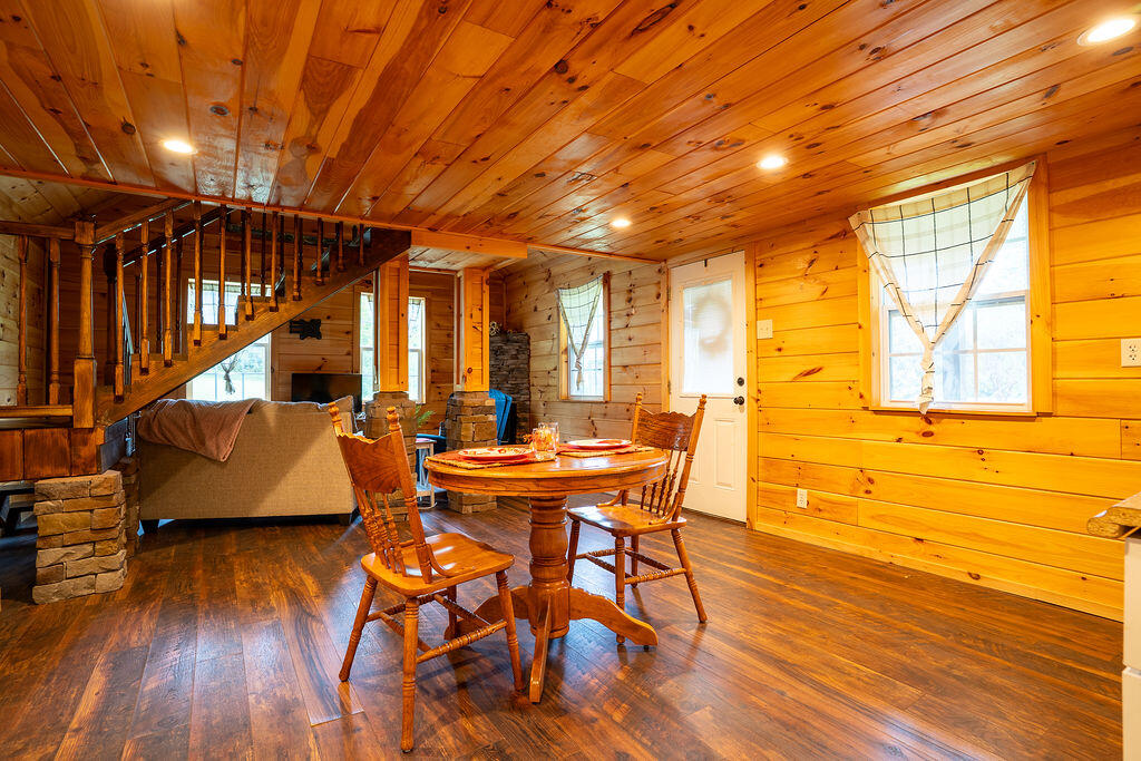 Rising Fawn, Georgia 30738, United States, 3 Bedrooms Bedrooms, ,3 BathroomsBathrooms,Residential,Active,220647