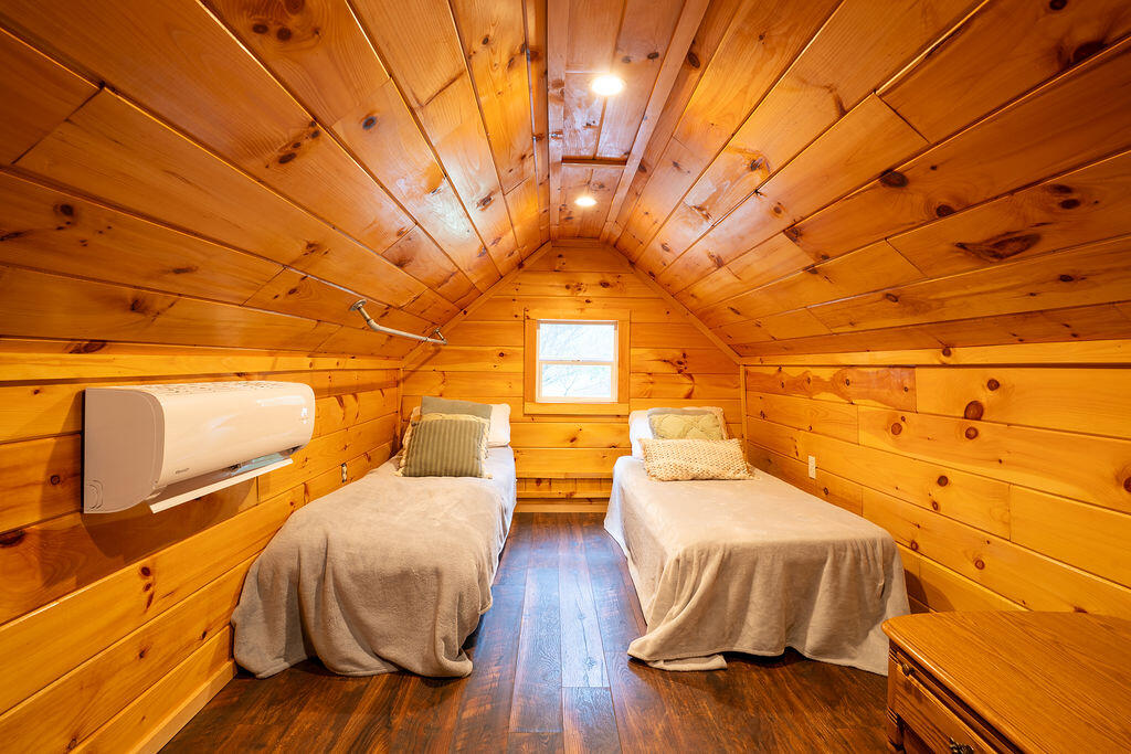 Rising Fawn, Georgia 30738, United States, 3 Bedrooms Bedrooms, ,3 BathroomsBathrooms,Residential,Active,220647