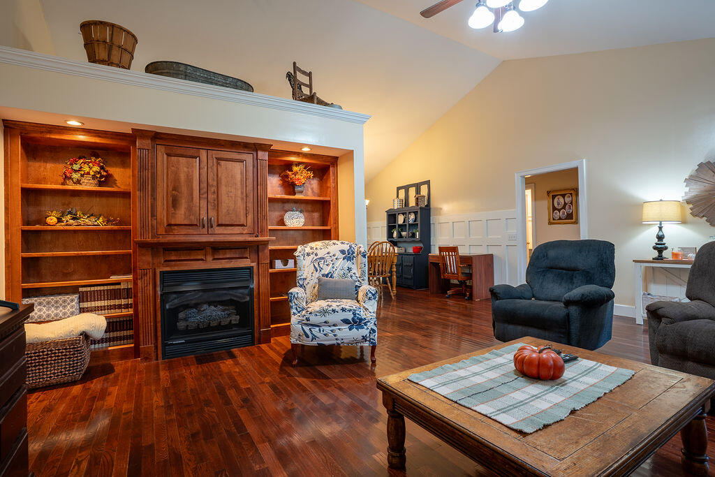 Rising Fawn, Georgia 30738, United States, 3 Bedrooms Bedrooms, ,3 BathroomsBathrooms,Residential,Active,220647