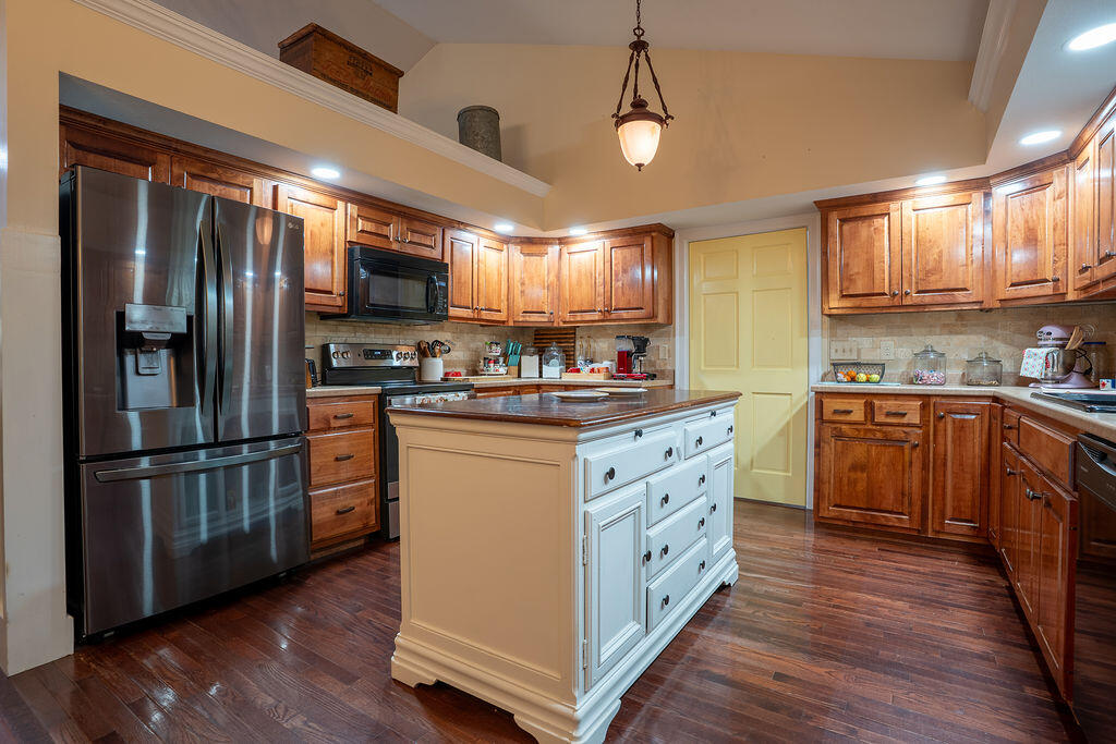 Rising Fawn, Georgia 30738, United States, 3 Bedrooms Bedrooms, ,3 BathroomsBathrooms,Residential,Active,220647