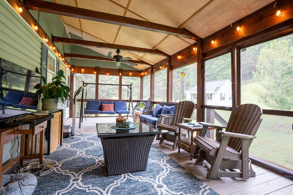 Rising Fawn, Georgia 30738, United States, 3 Bedrooms Bedrooms, ,3 BathroomsBathrooms,Residential,Active,220647