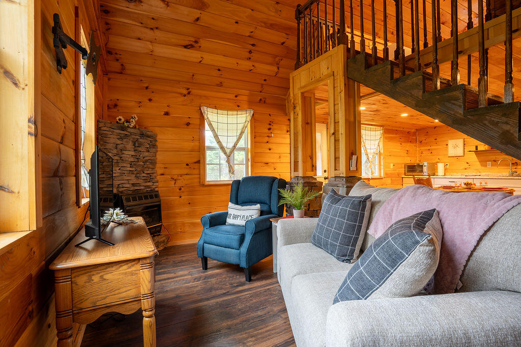 Rising Fawn, Georgia 30738, United States, 3 Bedrooms Bedrooms, ,3 BathroomsBathrooms,Residential,Active,220647