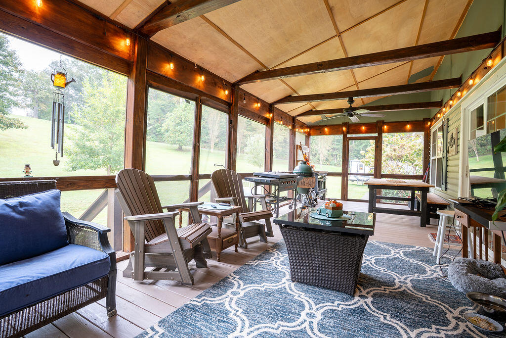 Rising Fawn, Georgia 30738, United States, 3 Bedrooms Bedrooms, ,3 BathroomsBathrooms,Residential,Active,220647