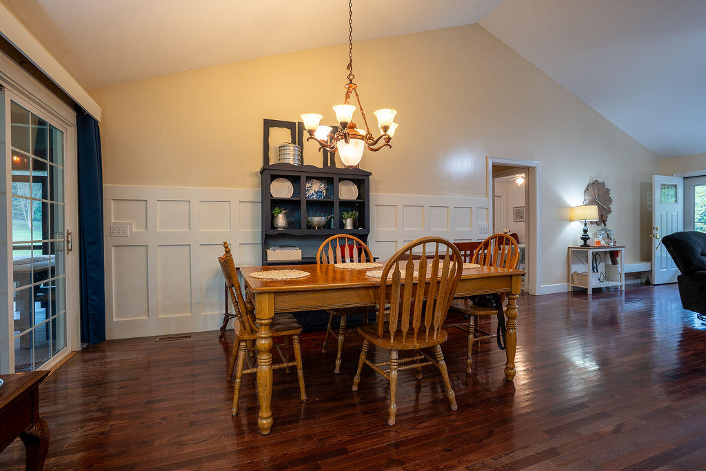 Rising Fawn, Georgia 30738, United States, 3 Bedrooms Bedrooms, ,3 BathroomsBathrooms,Residential,Active,220647