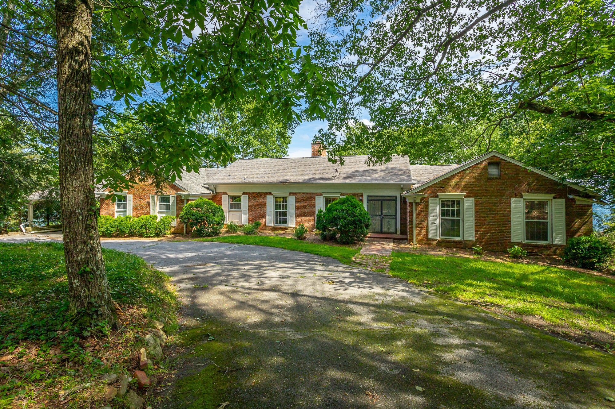 1613 Fairy Dell Trail, Lookout Mountain, Georgia image 3
