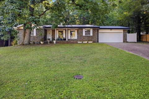 Homes For Sale - 2500 Shenandoah Drive<br/> Chattanooga, TN 37421