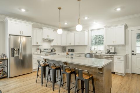 Tiny photo for 1150 Old Pineville Road, Chattanooga, TN 37405 (MLS # 1524132)