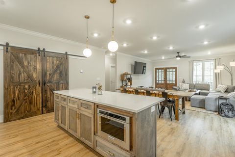 Tiny photo for 1150 Old Pineville Road, Chattanooga, TN 37405 (MLS # 1524132)