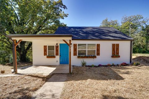 Photo of 927 Hulana Street, Rossville, GA 30741 (MLS # 1522886)