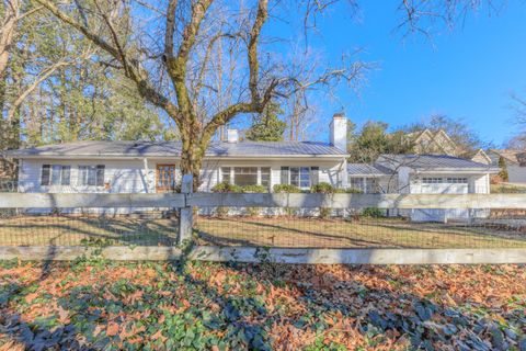 Tiny photo for 831 Texas Avenue, Signal Mountain, TN 37377 (MLS # 1526757)