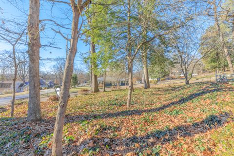 Tiny photo for 831 Texas Avenue, Signal Mountain, TN 37377 (MLS # 1526757)