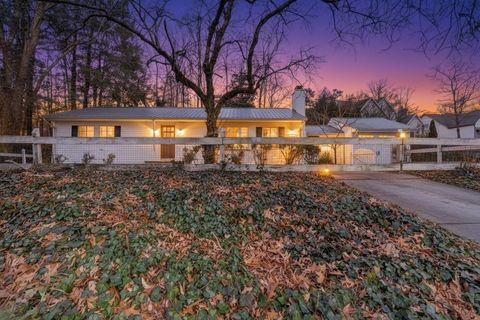 Tiny photo for 831 Texas Avenue, Signal Mountain, TN 37377 (MLS # 1526757)