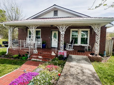 Photo of 110 Wheeler Avenue, Pikeville, TN 37367 (MLS # 1532003)