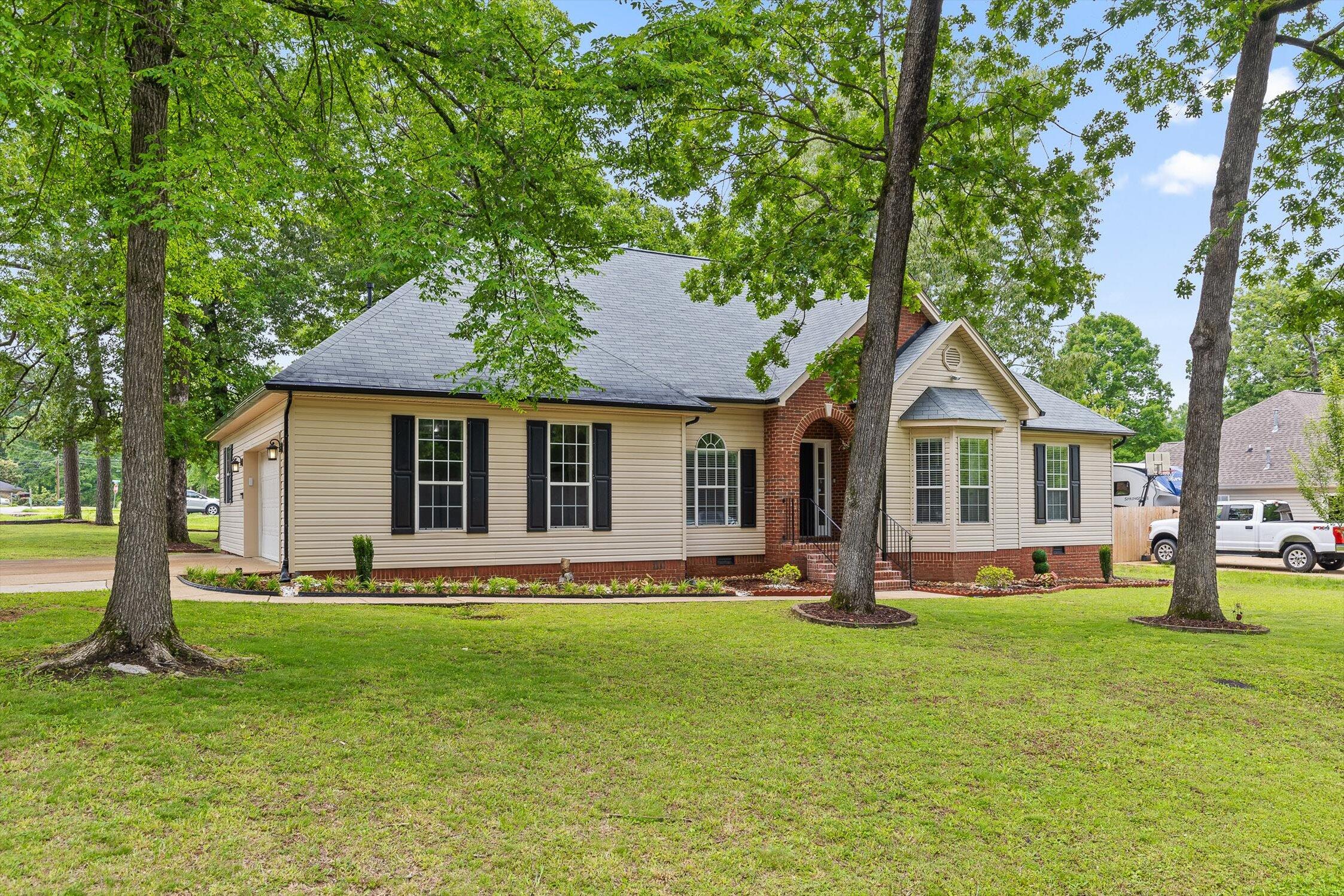 8225 W Lakeside Circle, Hixson, Tennessee image 3
