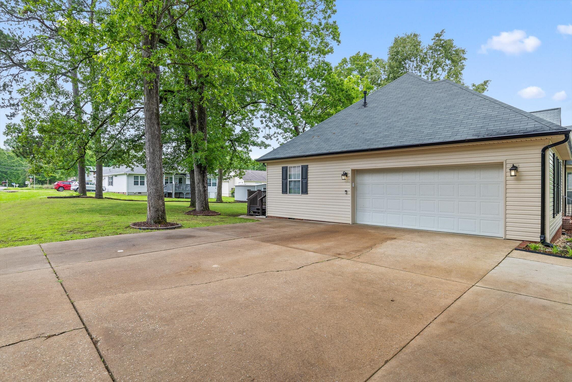 8225 W Lakeside Circle, Hixson, Tennessee image 5