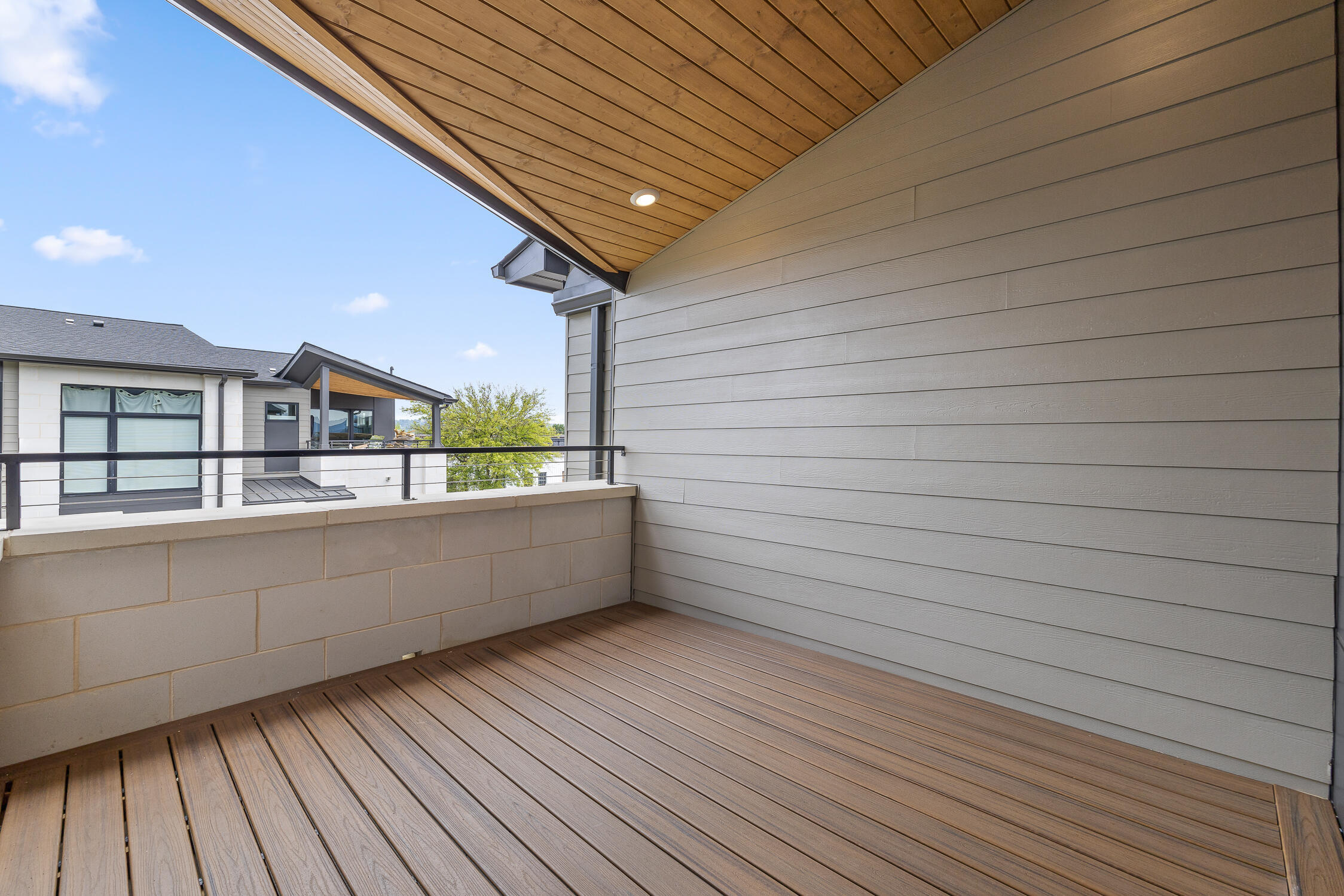 Chattanooga, Tennessee 37408, United States, 2 Bedrooms Bedrooms, ,2 BathroomsBathrooms,Residential,Active,208730