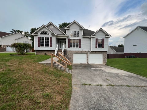 Homes For Sale - 7598 Pfizer Drive<br/> Ooltewah, TN 37363