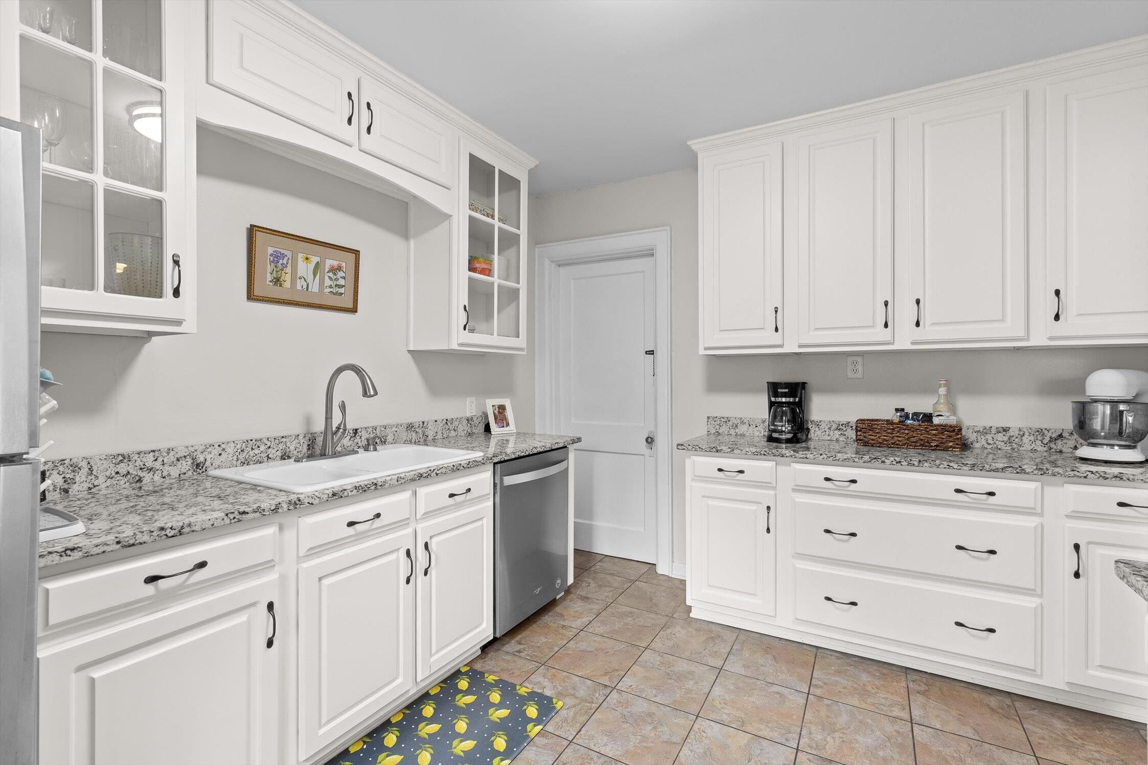 Chattanooga, Tennessee 37415, United States, 4 Bedrooms Bedrooms, ,2 BathroomsBathrooms,Residential,Active,224842