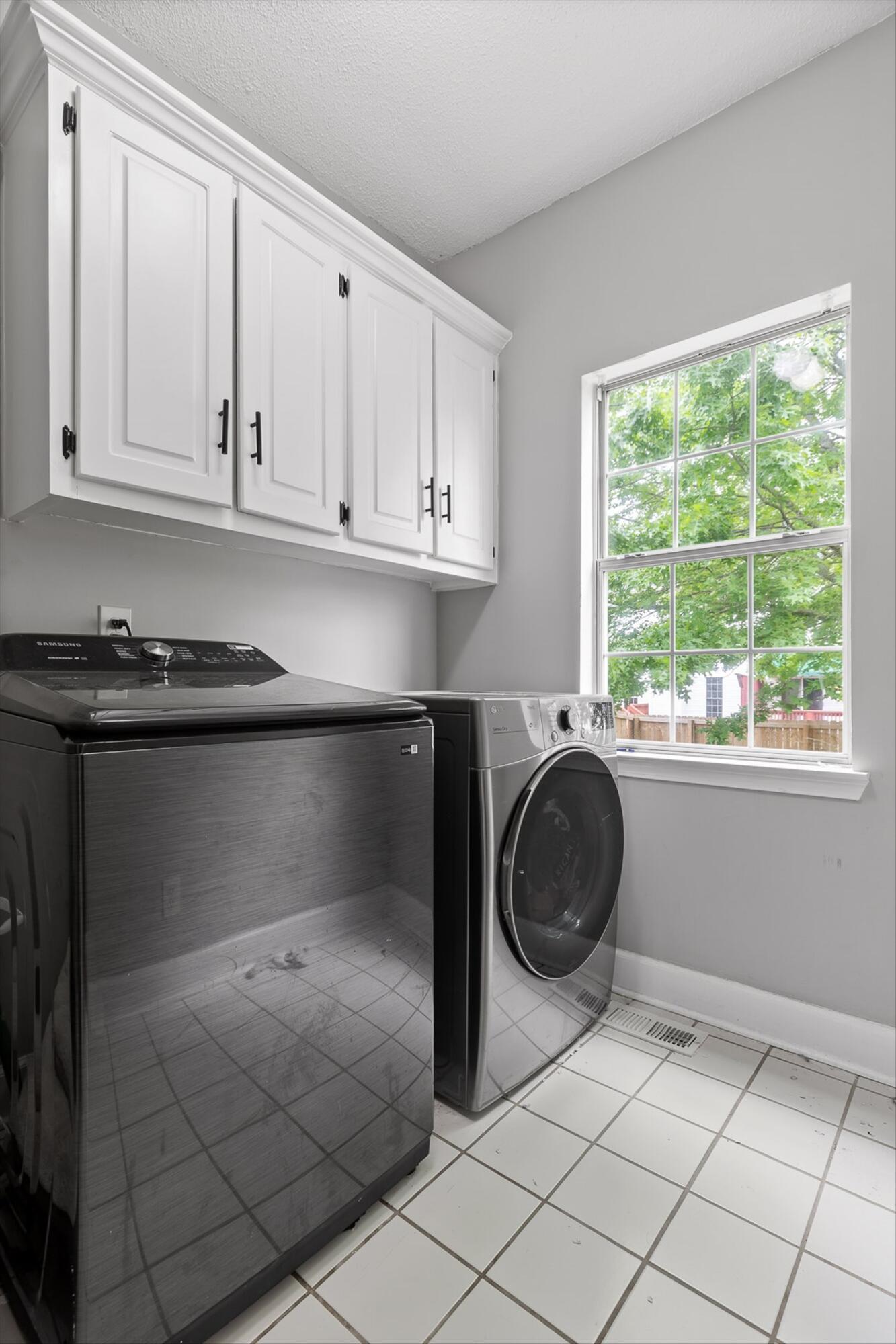 Chattanooga, Tennessee 37421, United States, 3 Bedrooms Bedrooms, ,3 BathroomsBathrooms,Residential,Active,126332