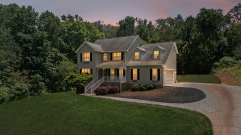 Photo of 383 Bloomington Drive, Dalton, GA 30721 (MLS # 1535134)