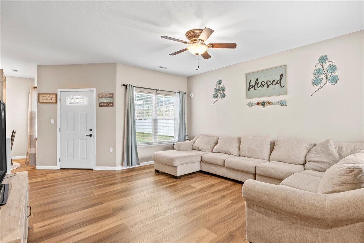 1198 Stonegate Circle NW