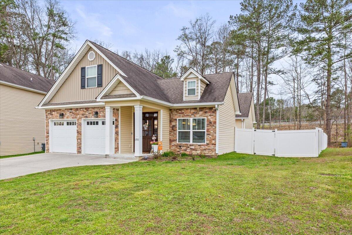 1198 Stonegate Circle NW